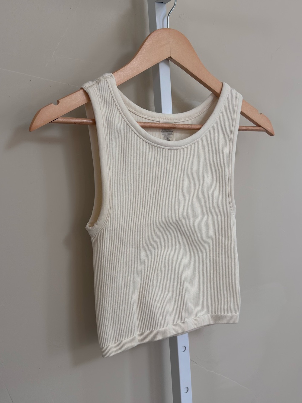 Aritzia Sunday Best SinchSeamless Ribbed Crop Tank Small Ivory Cream